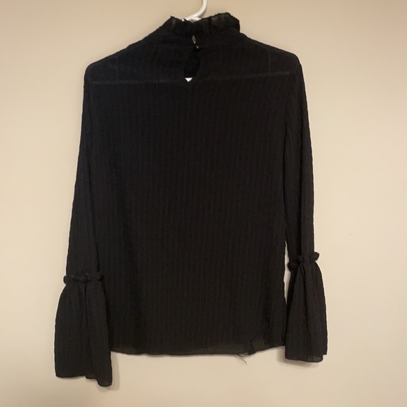 Top Vintage Blouses with unique Sleeves - Picture 2 of 2